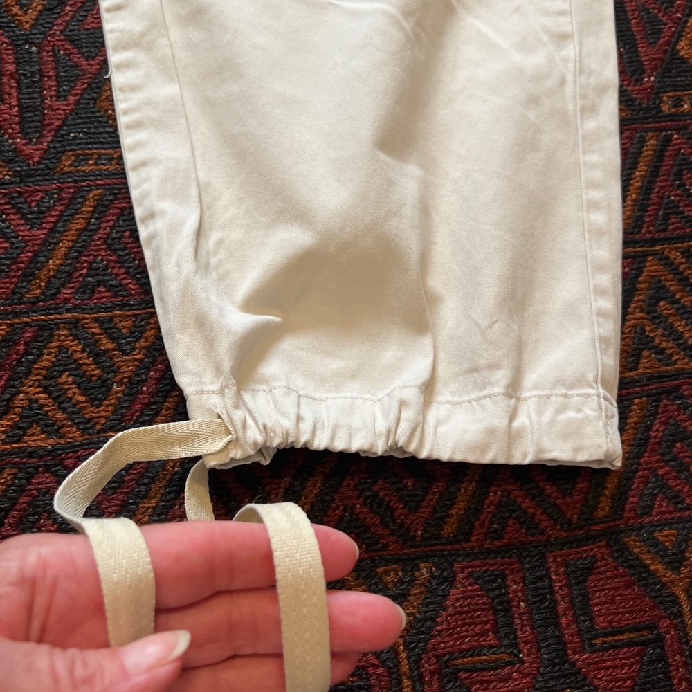 WALT DISNEY WORLD khaki belted capri pants w embroidered Mickey Mouse sz SMALL - Picture 7 of 12